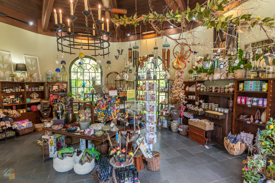 Elizabethan Gardens shop