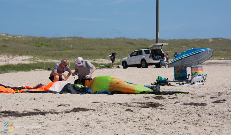 Setting up a kite at Canadian Hole