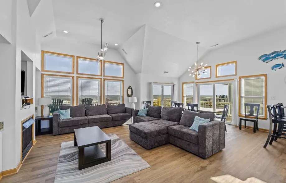 5703 - The Fritz Carlton