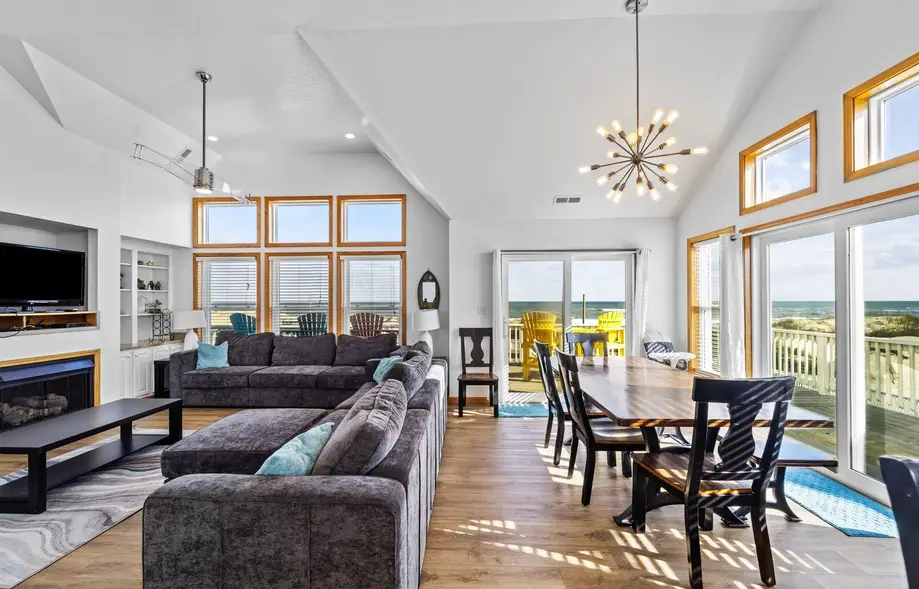 5703 - The Fritz Carlton