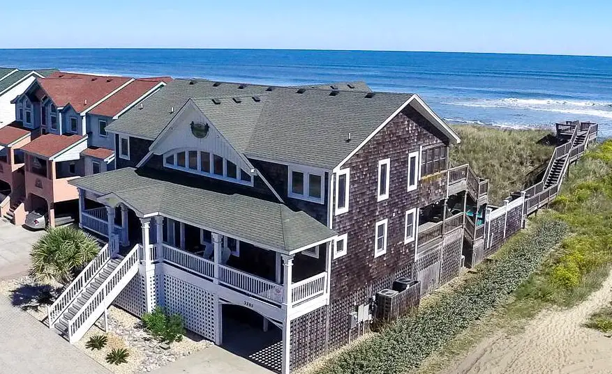 The Good Life (La Buena Vida)