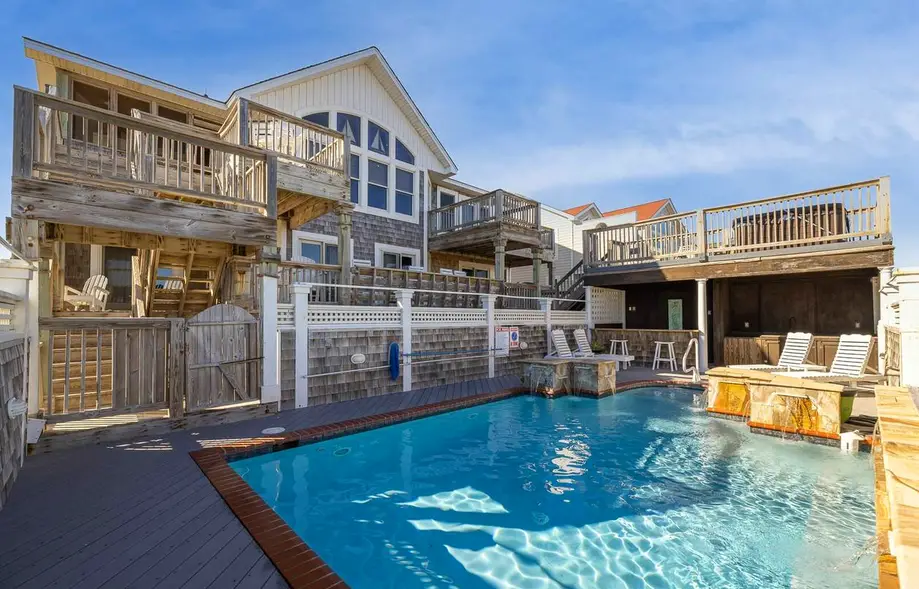 The Good Life (La Buena Vida)