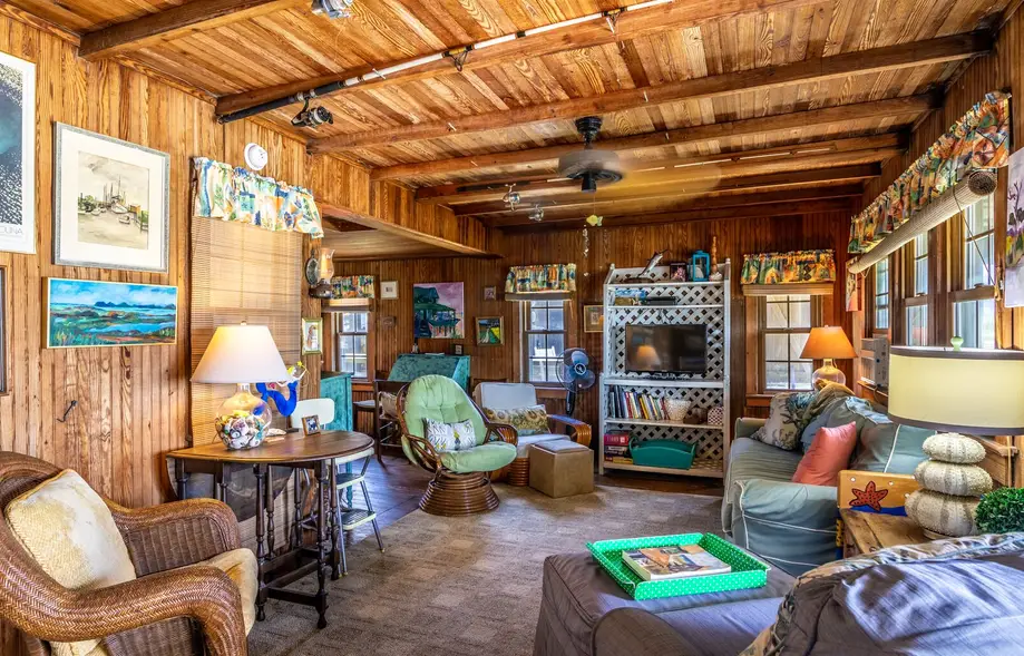 5470 - Little Outlaw Cottage