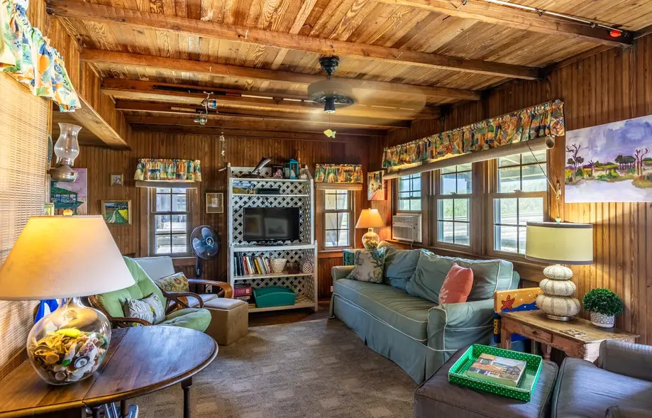 5470 - Little Outlaw Cottage