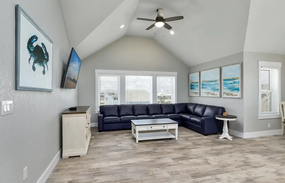 5546 - Coral Quarters