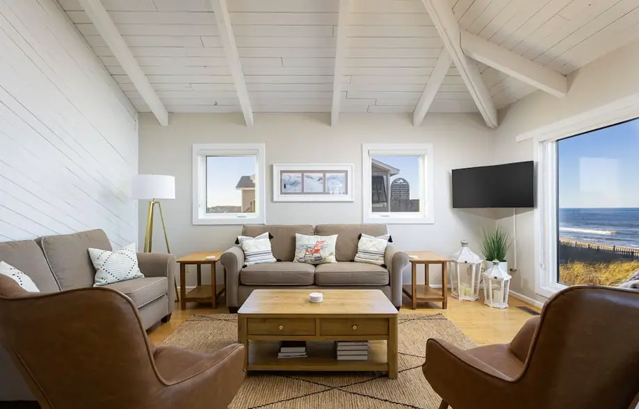 Oceanfront with Panoramic Views, Newly Renovated!