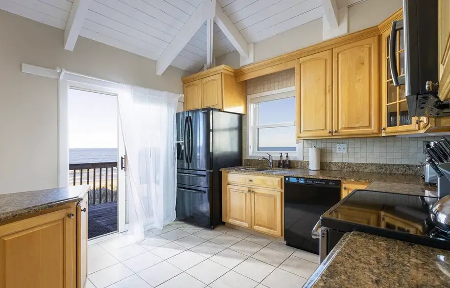 Oceanfront with Panoramic Views, Newly Renovated!