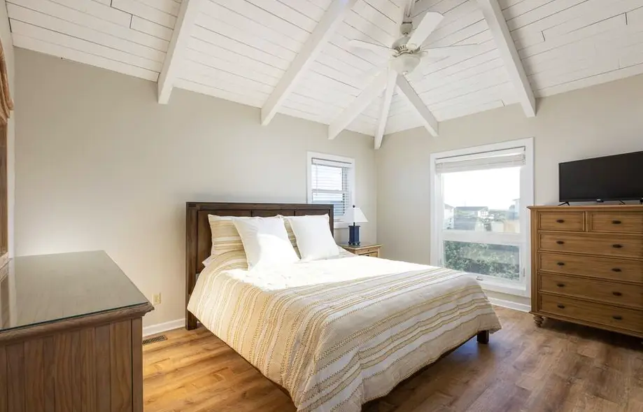 Oceanfront with Panoramic Views, Newly Renovated!